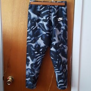 NWT Nike Capri for Girls